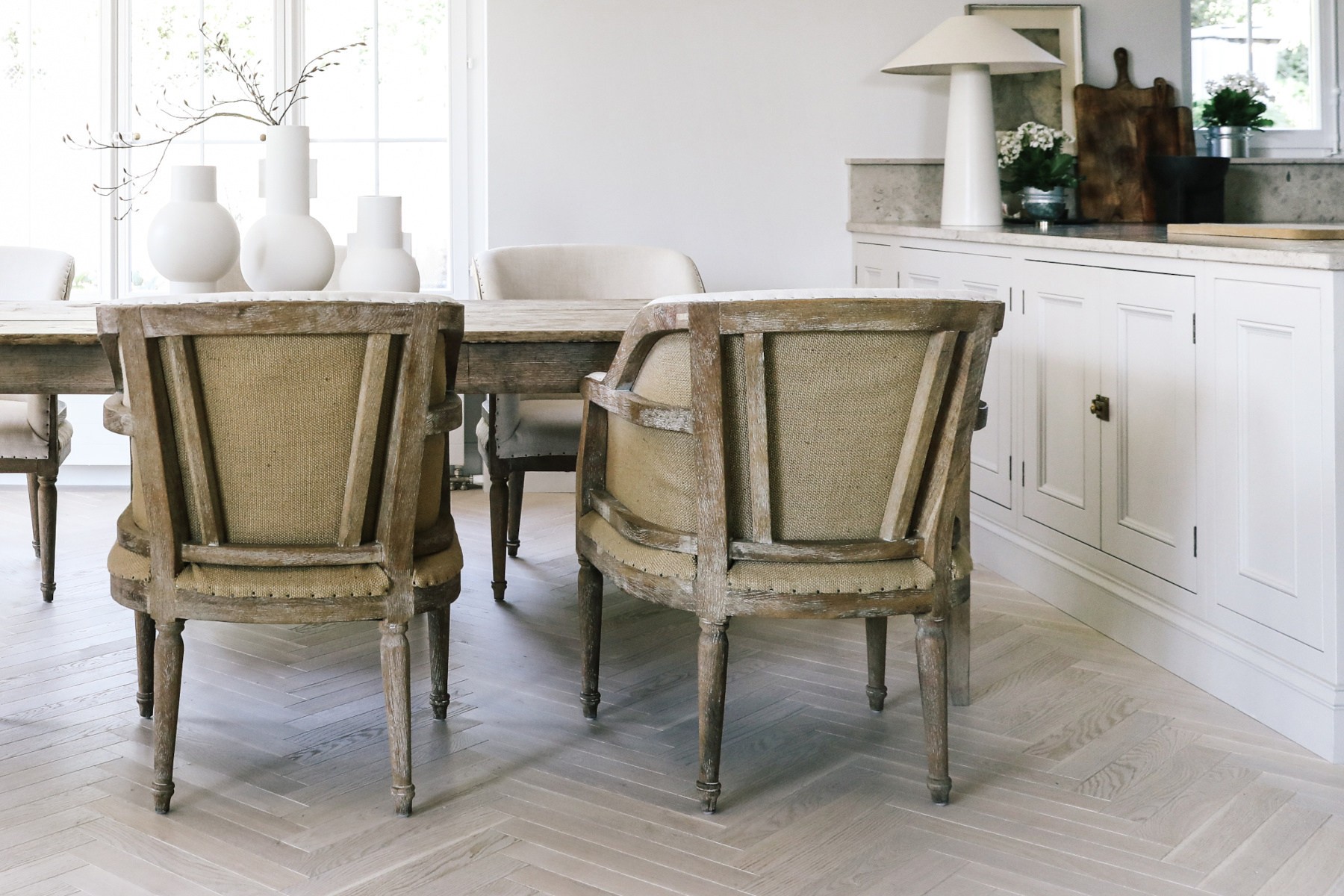 Fischgrät Eiche Noblesse Polar White Parkett weiß antik Schweiz Villa