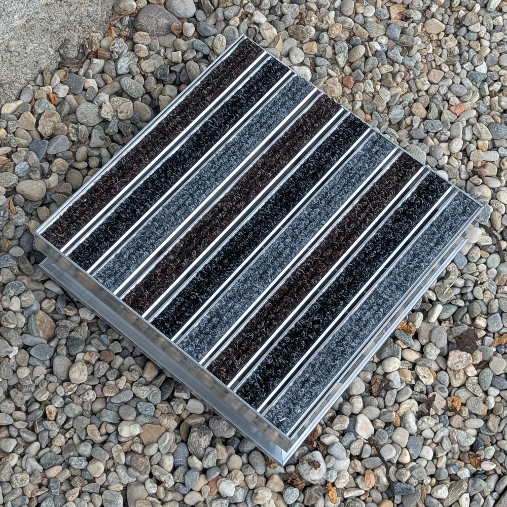 Schmutzfangbecken für bodenebene Sauberlaufmatte - Aluminiumwanne mit Abfluss für den Außenbereich Schmutzfangbecken für bodenebene Sauberlaufmatte - Aluminiumwanne mit Abfluss für den Außenbereich