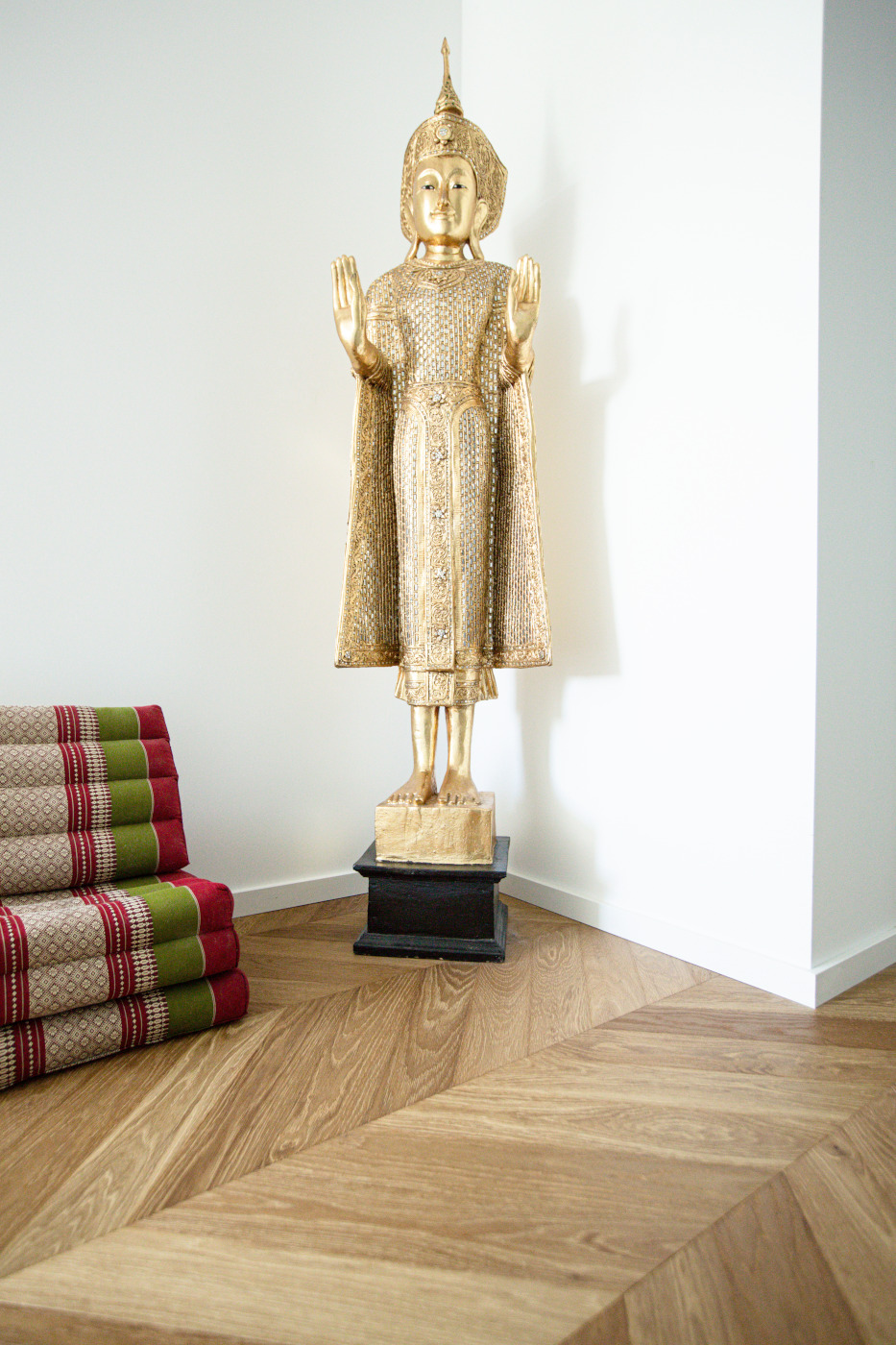 Französisches Fischgrät Parkett, Winkel 45°, Eiche Clear Oil, stark strukturiert Chevron Eichenparkett Naturöl