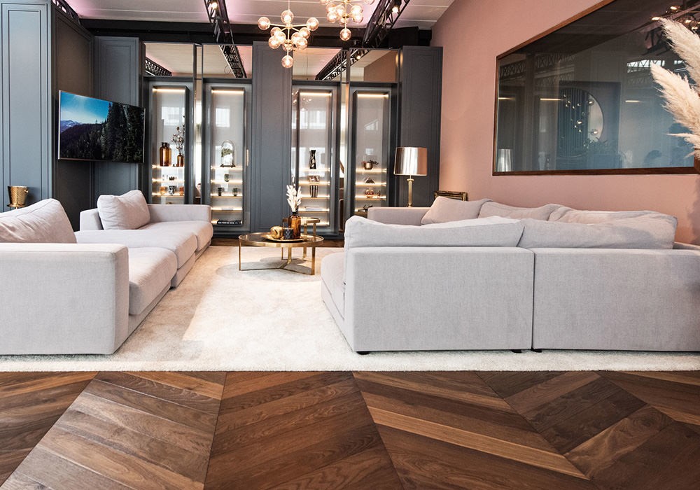 Französisches Fischgrät Eiche Colombian im Loft Chevron Räuchereiche Sanierung