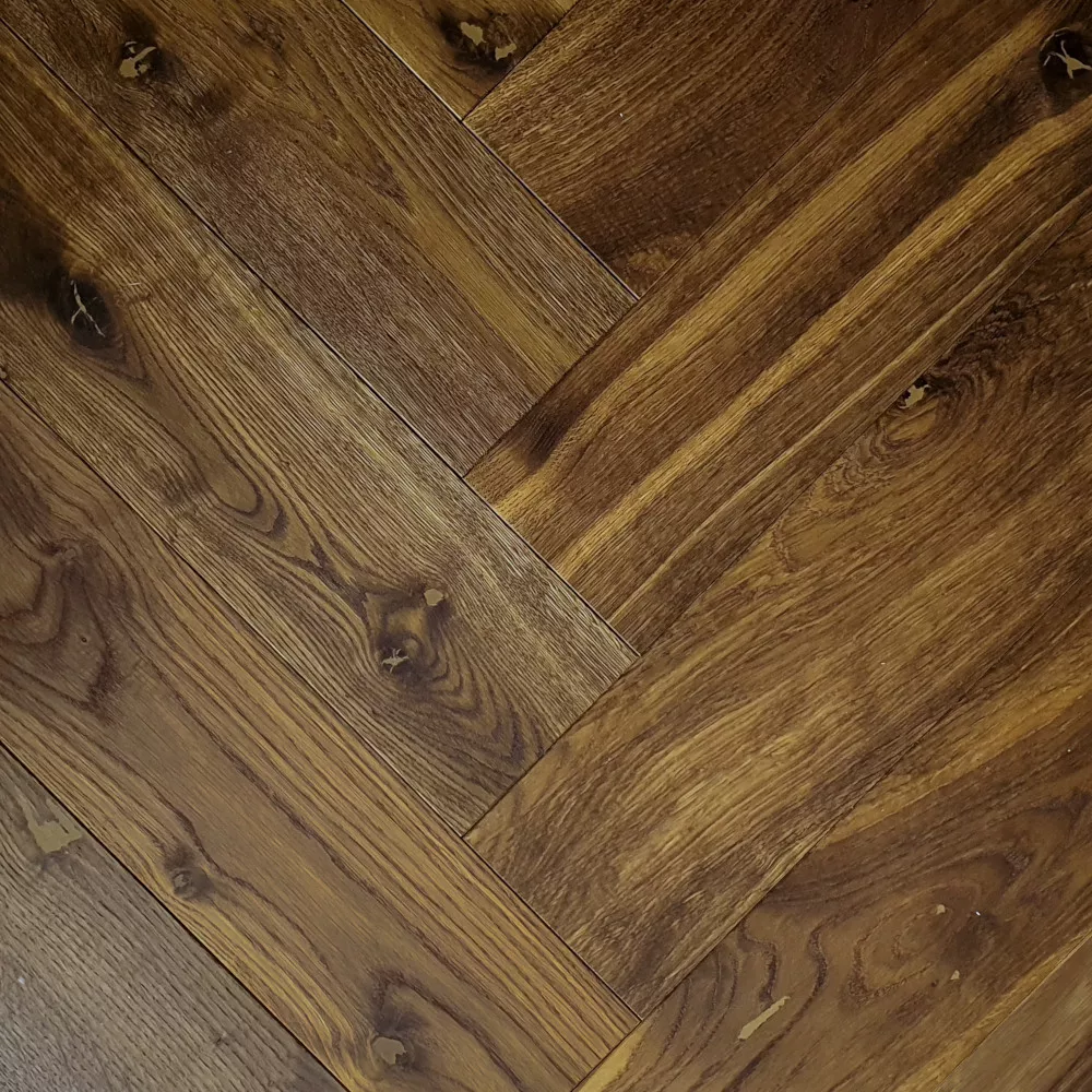 Räuchereiche braunes Parkett