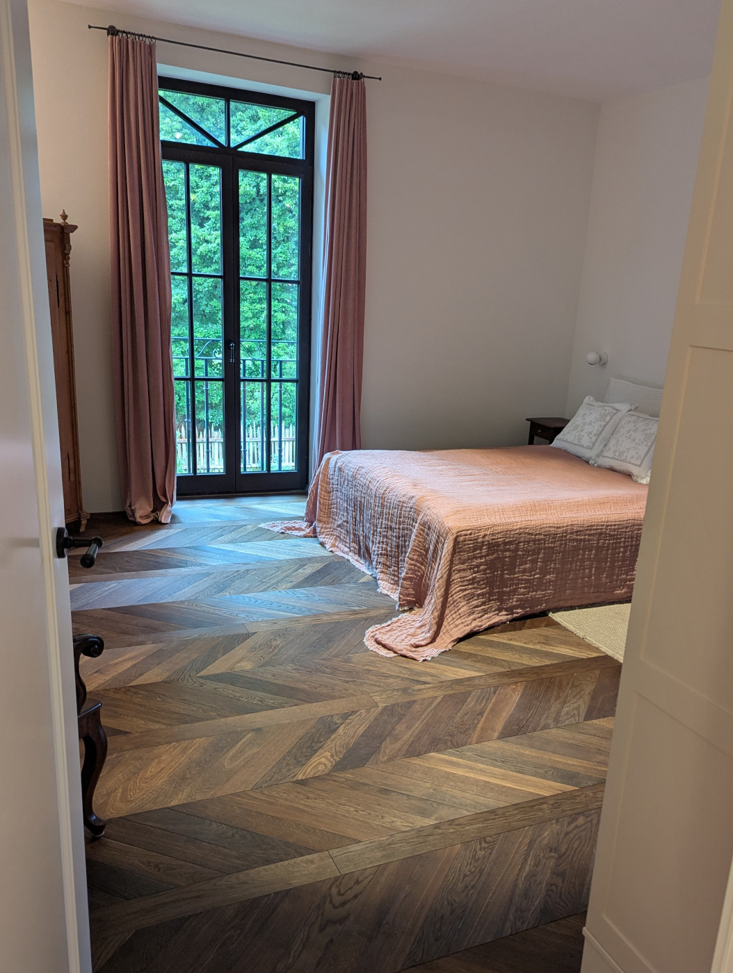 Französisches Fischgrät Eiche Toulon dark (geräuchert) Dunkles Chevron, Leiterparkett, Räuchereiche