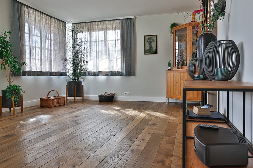 Landhausdielen Räuchereiche Antik Perpignan Landhausdielen Räuchereiche Antik Perpignan  Historisches Seehaus Antikparkett