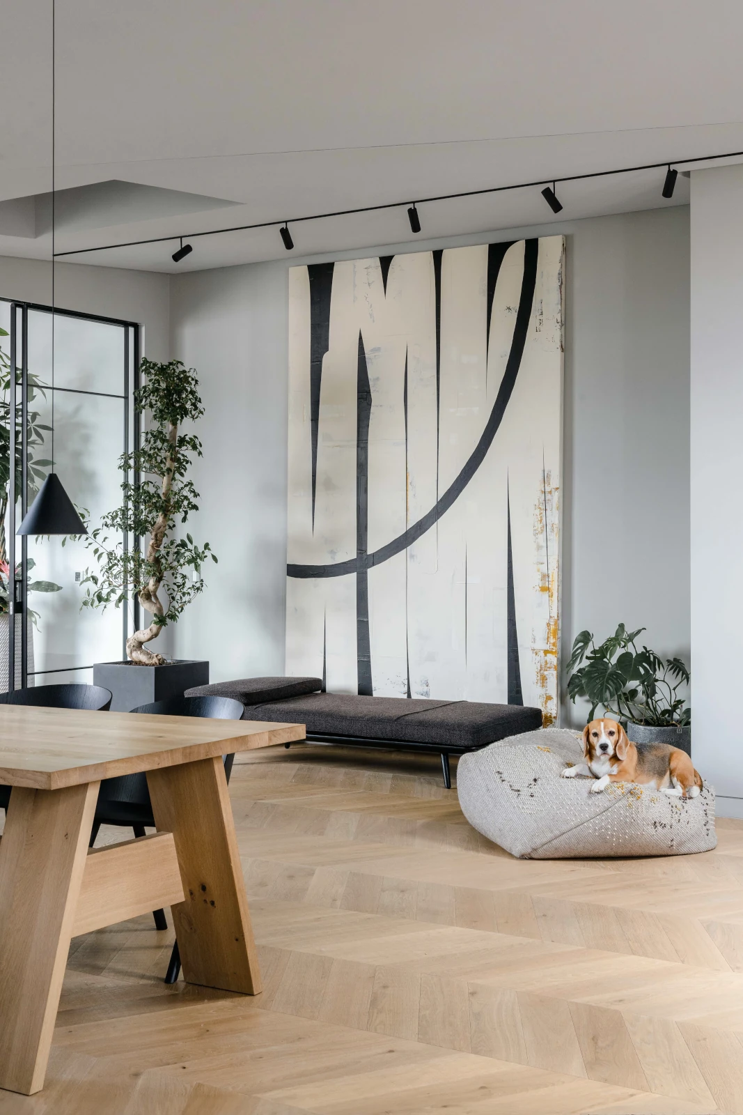 Französisches Fischgrät Clear White Sägerau Helles Chevron, Foto Giulia Maretti