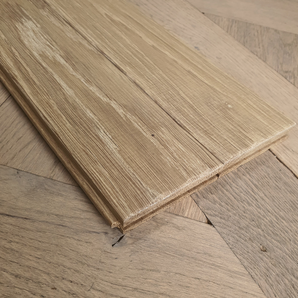 Aktion: Fischgrät Eiche massiv geräuchert - Smoky Horse Räuchereiche