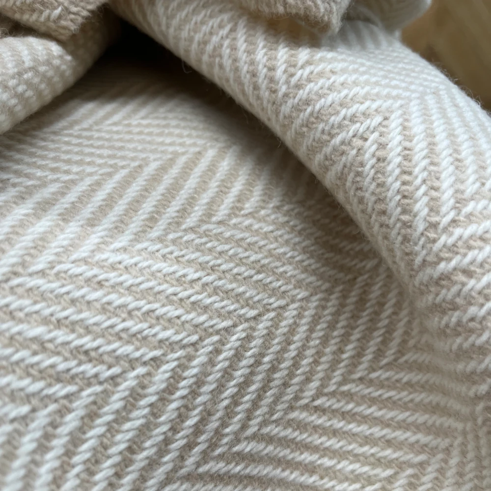 Plaid Cashmere Merino von Foxford - Cafè Latte  Plaid Cashmere Merino von Foxford - Cafè Latte