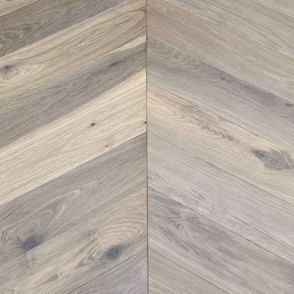 Franz. Fischgrät 60° Tonka, Räuchereiche Chevron