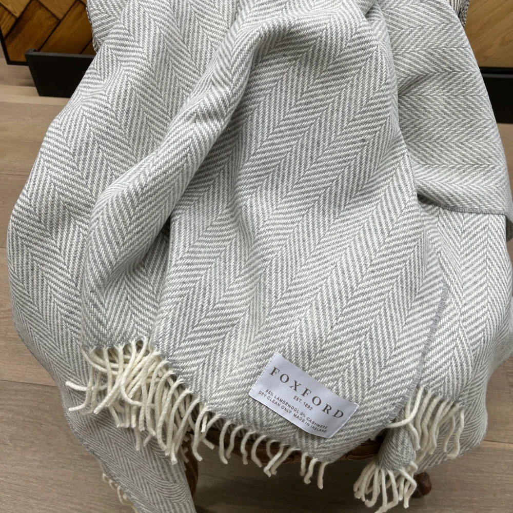 Plaid Cashmere Merino von Foxford - Ballina Fog Plaid Cashmere Merino von Foxford - Ballina Fog