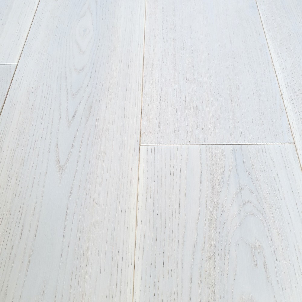 Dielen Intensive White  Weiße Dielen mit Standard-Oberfläche