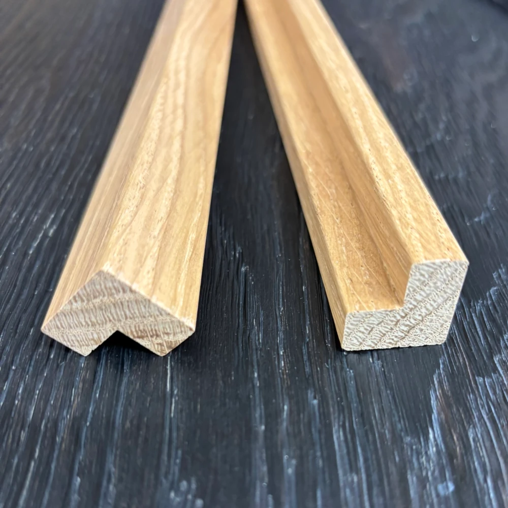 Abschlussleisten für Akustikpaneele aus massiver Eiche