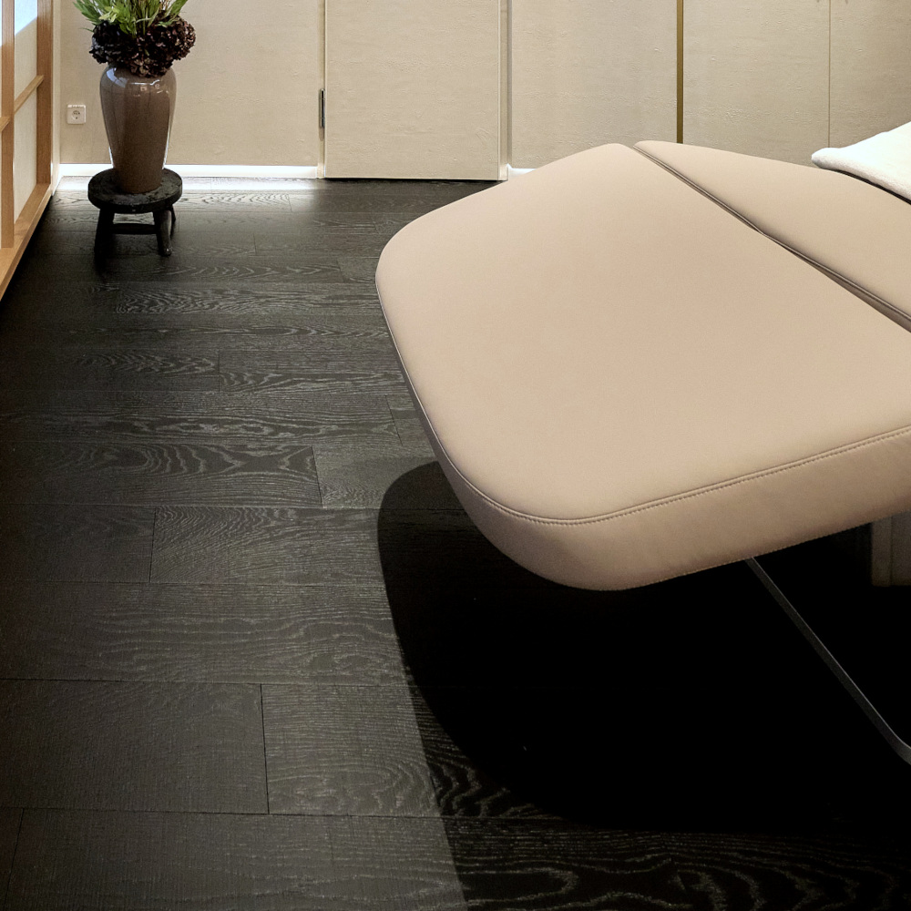 Dielen Night Black Sägerau Schwarze Eichendielen