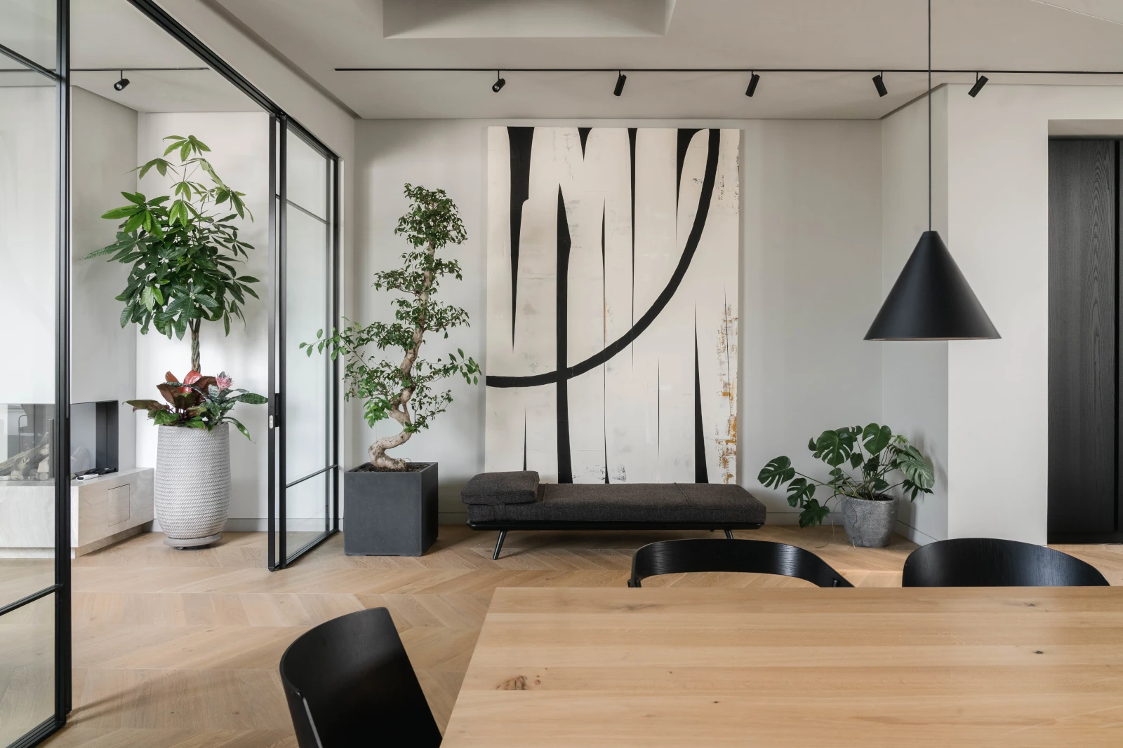 Französisches Fischgrät Clear White Sägerau Helles Chevron, Foto Giulia Maretti