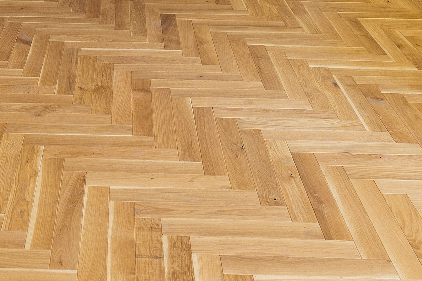 Fischgrät Antik Golden Horse, Barcelona Altbau Denkmalschutz Katalanischer Jugendstil