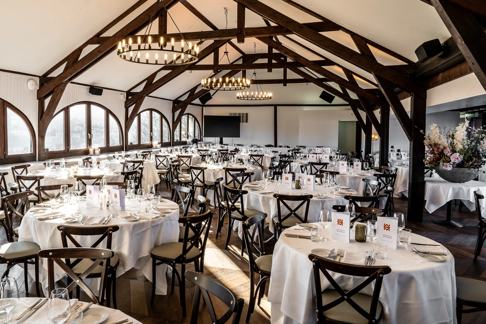 Französisches Fischgrät Eiche Colombian im Landgasthof Halbinsel Au Schweiz Chevron Veranstaltungssaal