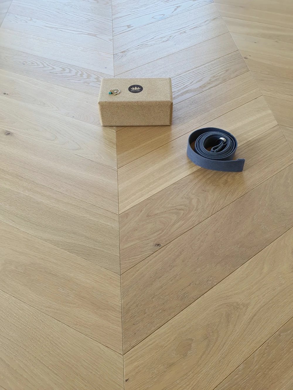 Französisches Fischgrät, Clear White - Select Chevron, helles Eichenparkett