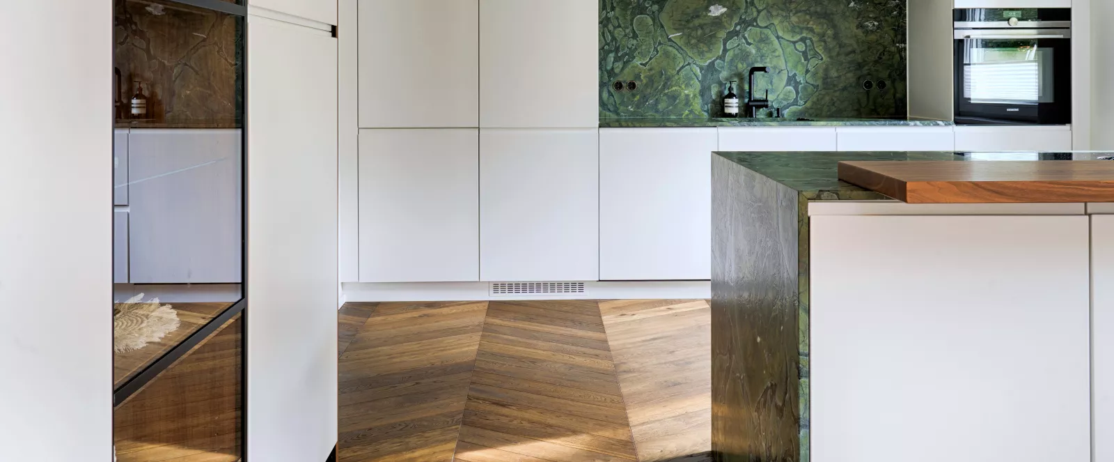 Chevron Räuchereiche