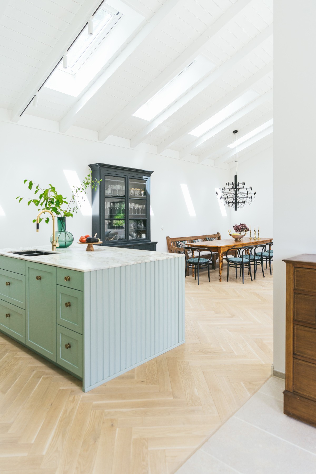 Fischgrätparkett Eiche Antik Creamy Horse Fischgrät Antikbearbeitung Küche