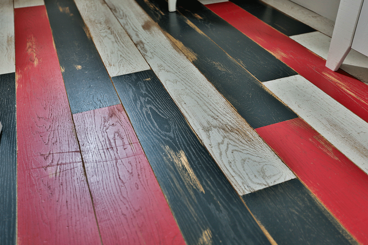 Vintage-Dielen Loft Rot Farbige Vintage Dielen aus Eiche