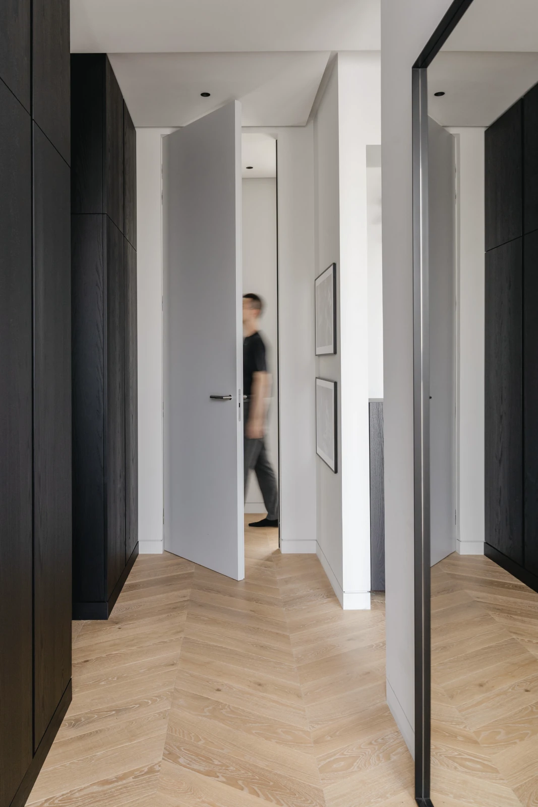 Französisches Fischgrät Clear White Sägerau Helles Chevron, Foto Giulia Maretti