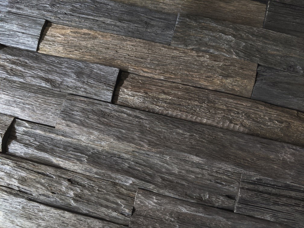 Wandverkleidung Mooreiche Natur Wandverkleidung aus schwarzen Mooreichen-Stäben