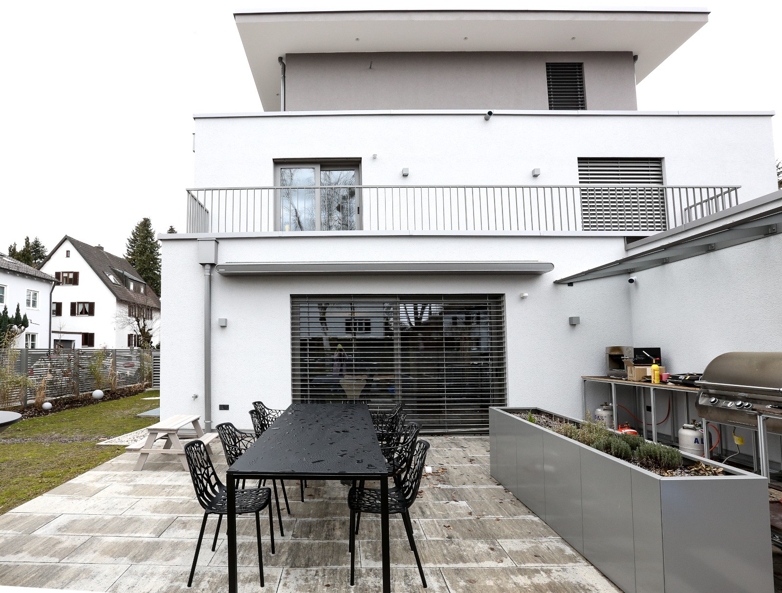 Aussenansicht Neubau von Aussen Terasse