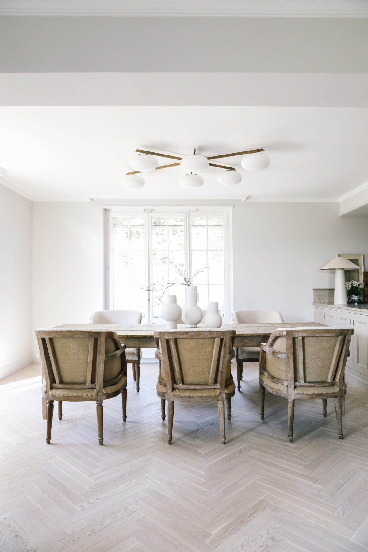 Fischgrät Eiche Noblesse Polar White Parkett weiß antik Schweiz Villa